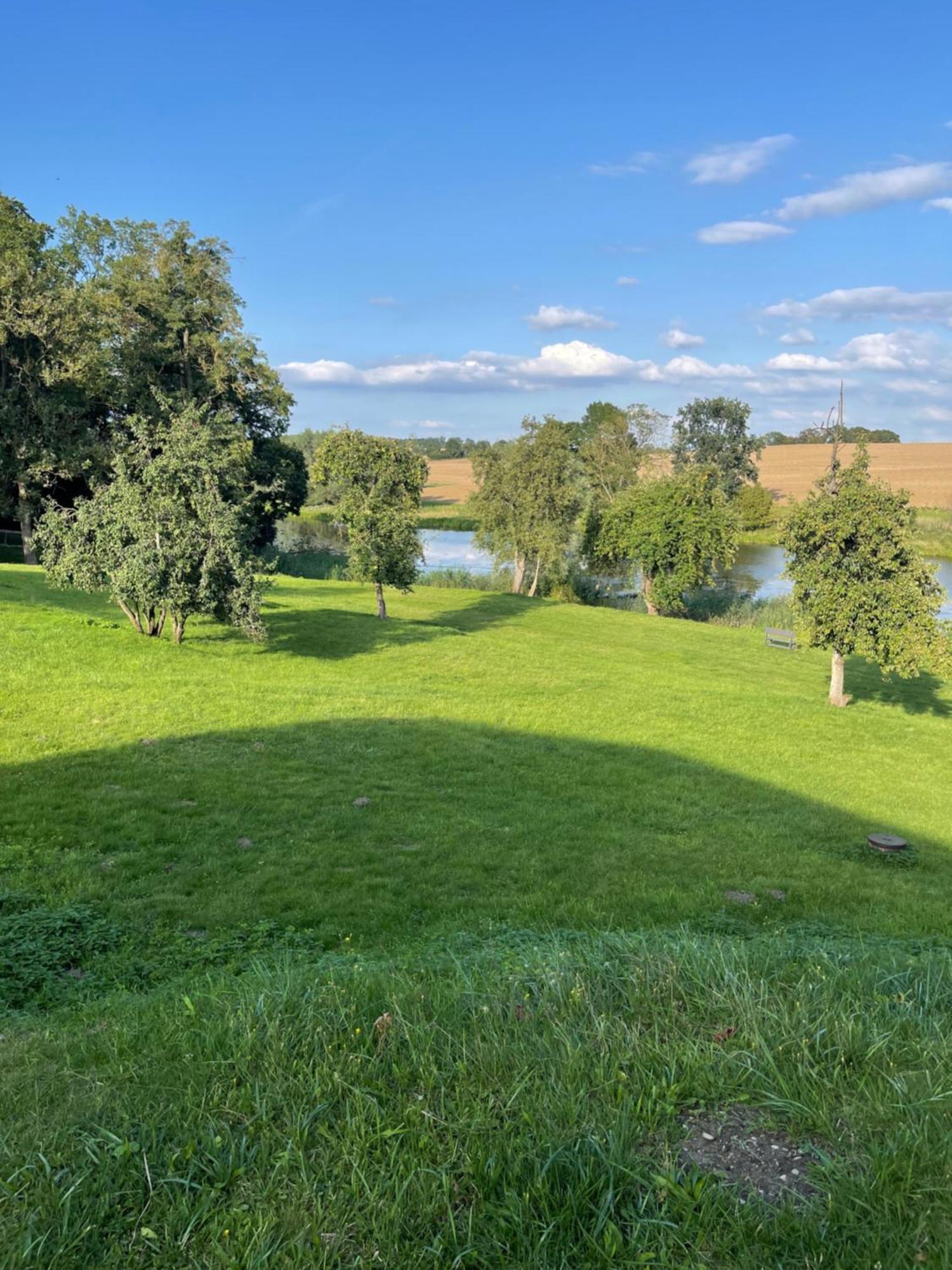 Ferienwohnung Mit Kamin Und Traumhafter Dachterrasse Mit Weitblick In Die Natur Neu Gaarz Exteriér fotografie
